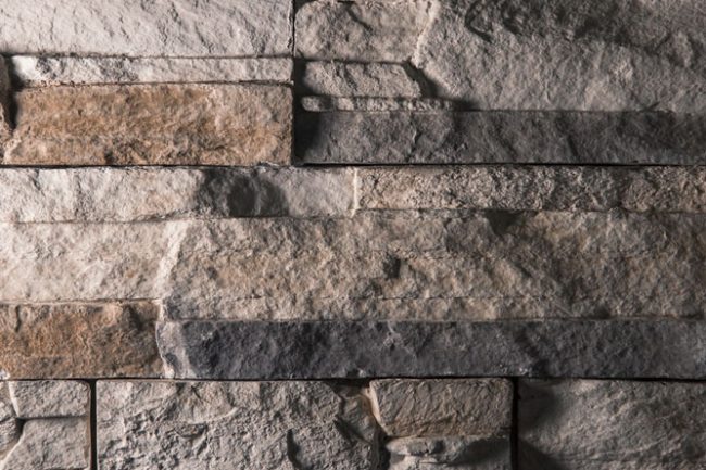 rivestimenti in pietra con effetto strisce orizzontali di siria ceramiche